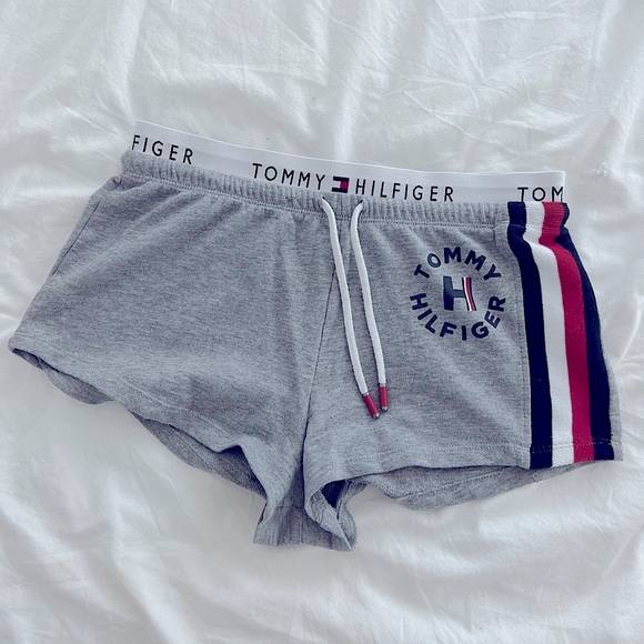 Vintage Tommy Hilfiger sweat shorts - size XS - Picture 2 of 2